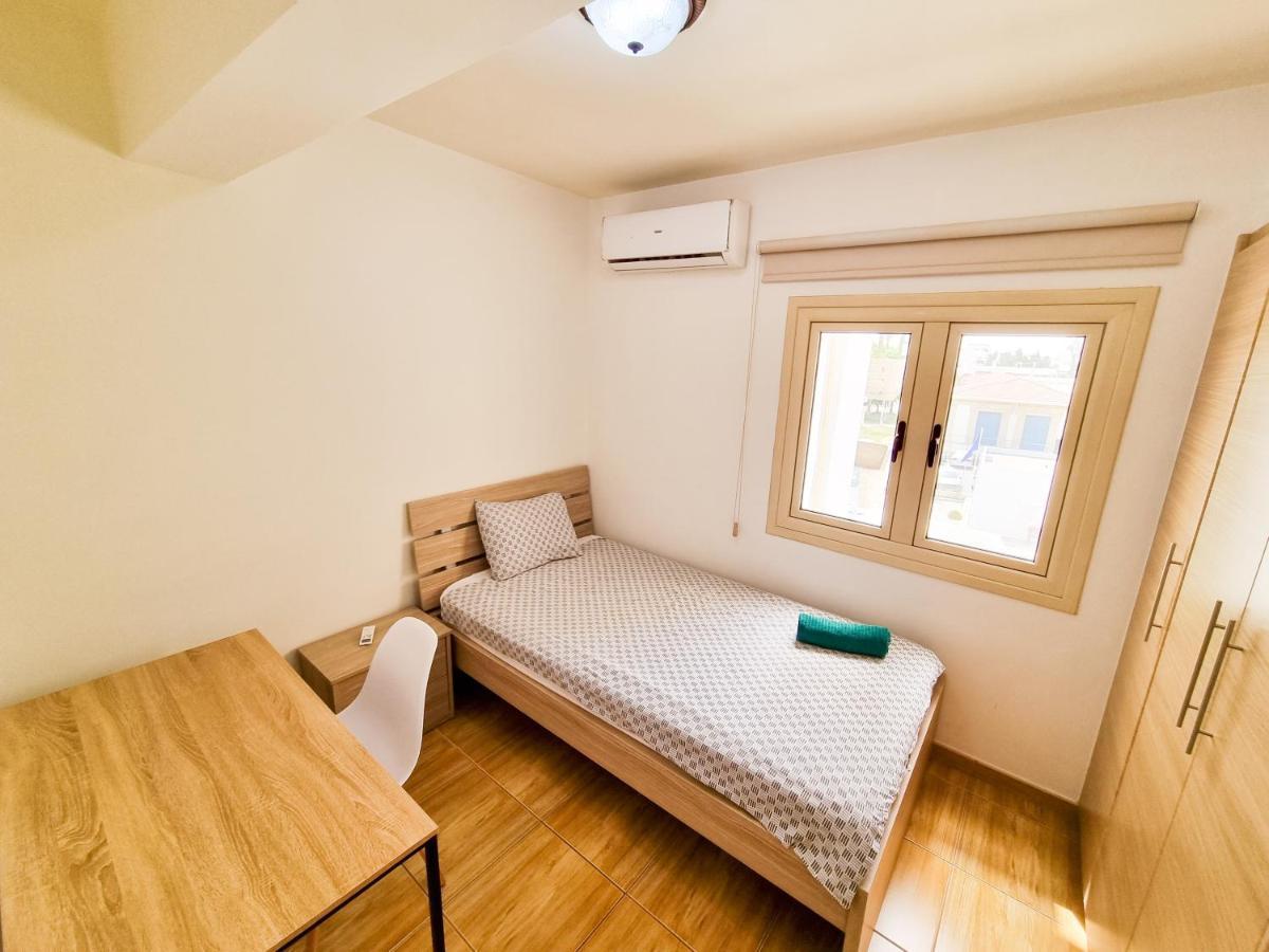Sunbay City Rooms Lárnaca Exterior foto